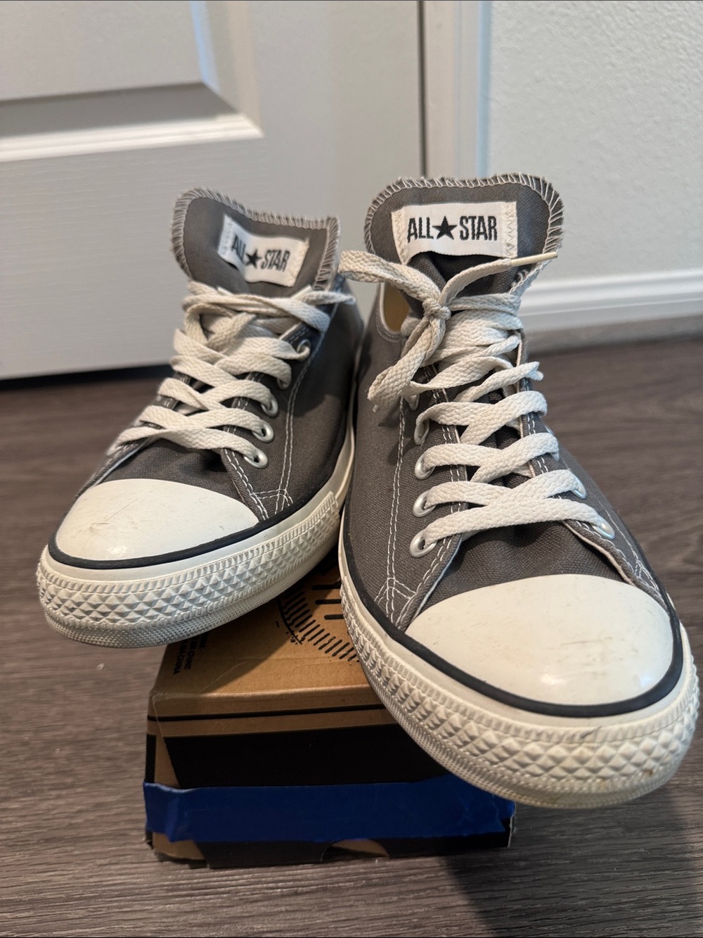 Men's low top Converse Chuck Taylor